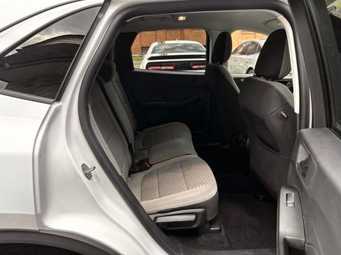 Used 2022 Ford Escape SE FWD image 16