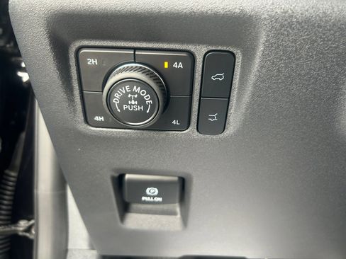 New 2025 Ford Expedition Tremor image 25