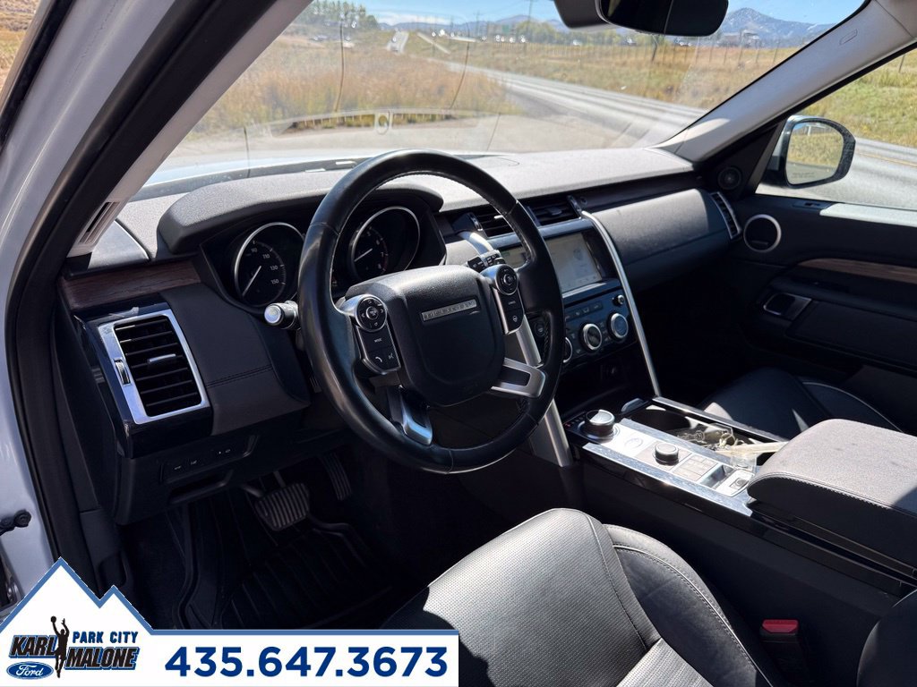 Used 2017 Land Rover Discovery HSE AWD/4WD image 14