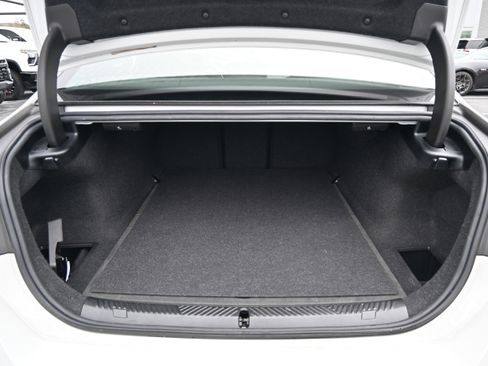 Used 2024 BMW 530i w/ Convenience Package image 34