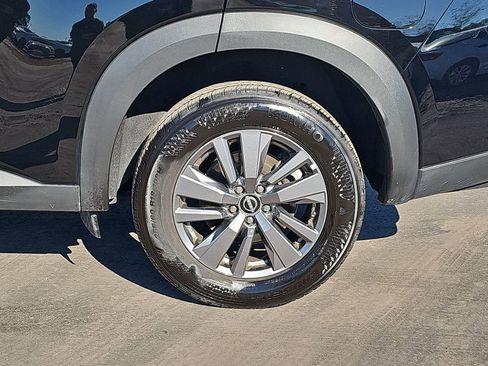 Used 2024 Nissan Pathfinder SV image 36