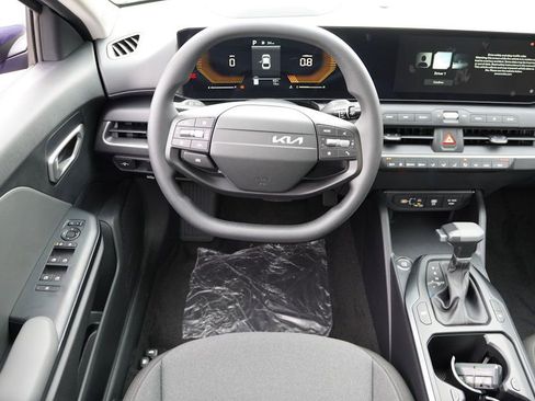New 2025 Kia K4 LXS image 12