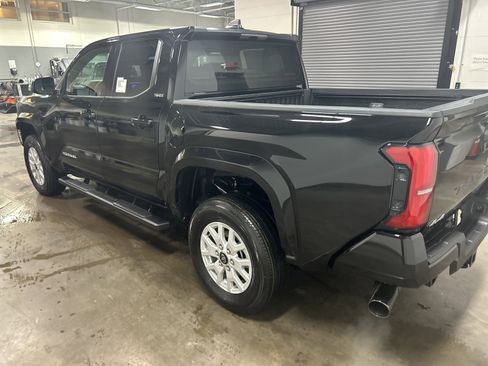 New 2025 Toyota Tacoma SR5 image 5
