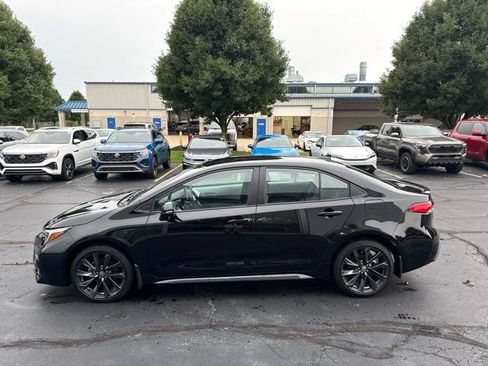Used 2026 Toyota Corolla SE FWD image 4