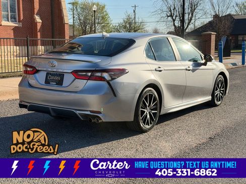 Used 2023 Toyota Camry SE FWD image 11
