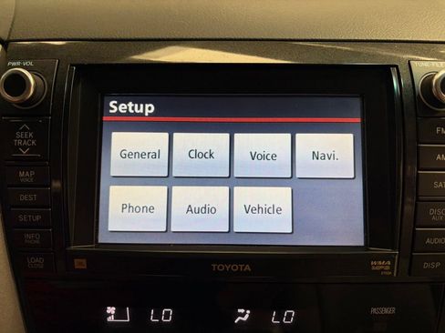 Used 2012 Toyota Tundra Limited w/ Memory Pkg AWD/4WD image 18