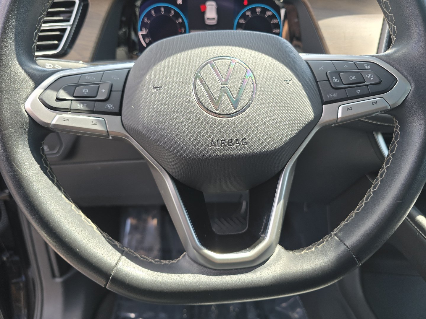 Used 2024 Volkswagen Atlas SE AWD/4WD image 35
