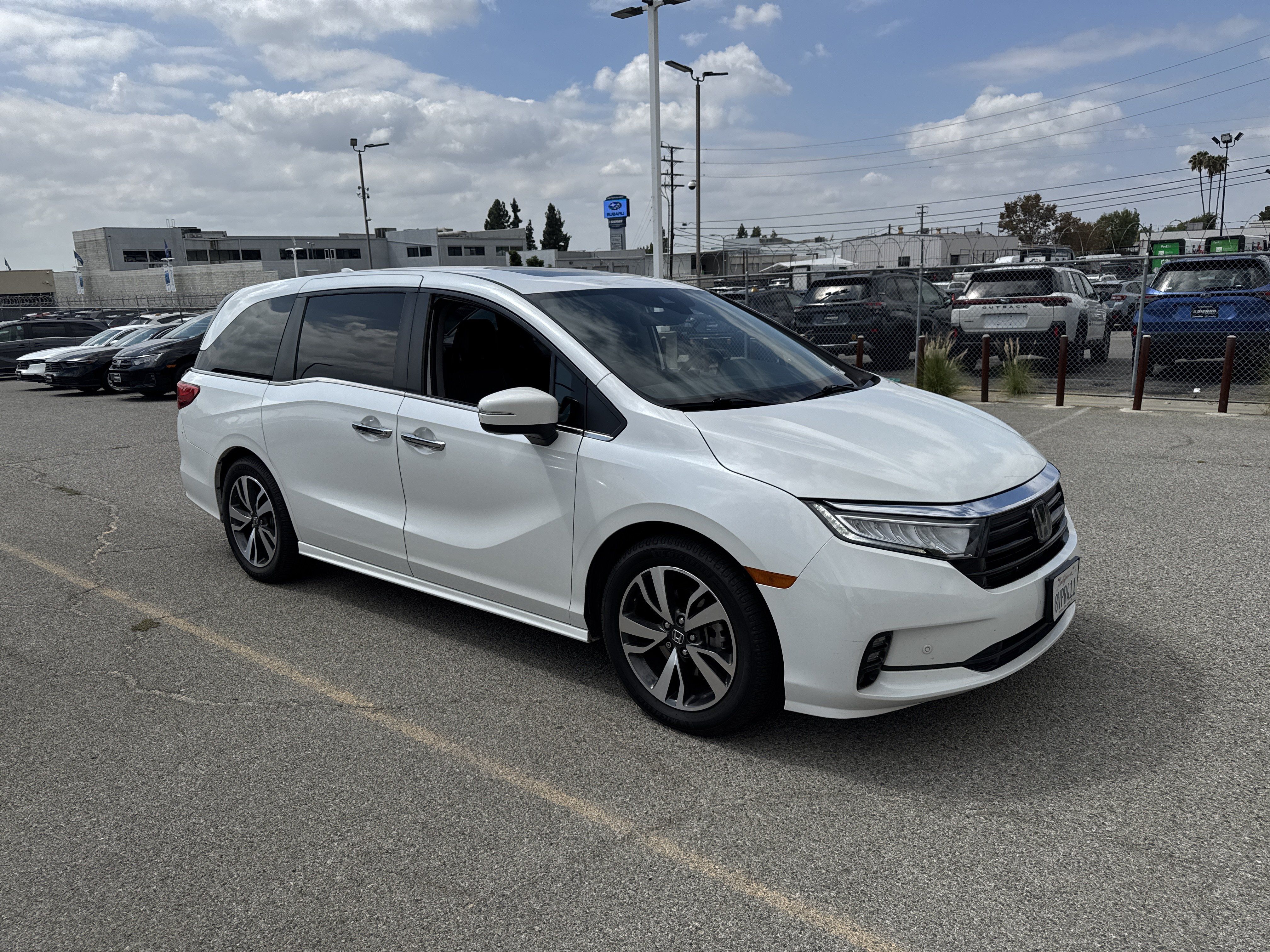 Used 2021 Honda Odyssey Touring image 2