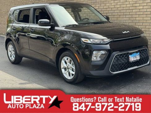 Used 2022 Kia Soul LX w/ Technology Package FWD image 1