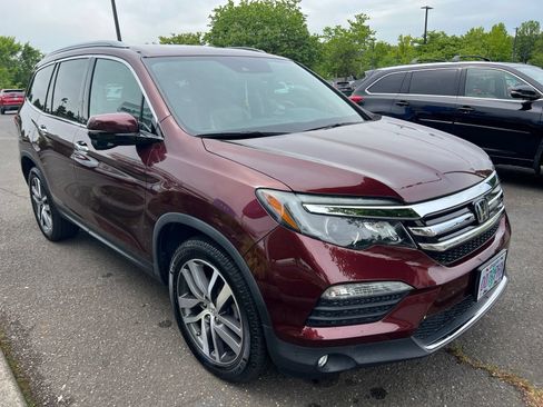 Used 2018 Honda Pilot Touring image 3