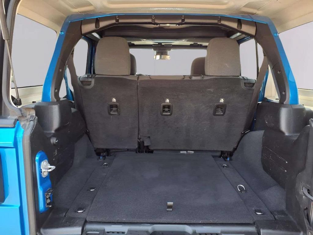 Used 2025 Jeep Wrangler Unlimited Rubicon AWD/4WD image 19