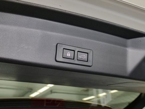 Used 2023 Subaru Ascent Premium w/ Convenience Package image 16