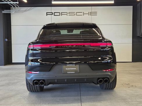 New 2026 Porsche Cayenne Coupe AWD/4WD image 7