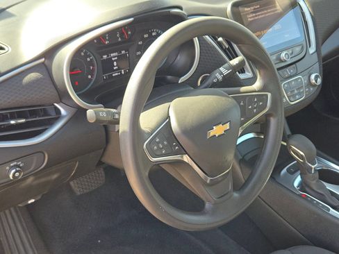 Used 2024 Chevrolet Malibu LT FWD image 10