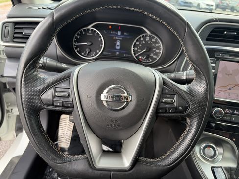 Used 2019 Nissan Maxima Platinum FWD image 18