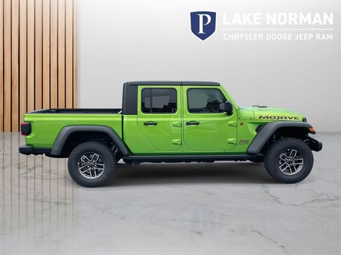New 2025 Jeep Gladiator Mojave w/ Convenience Group image 10