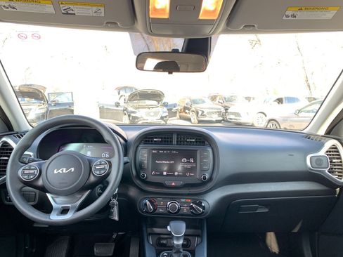 Used 2025 Kia Soul LX w/ LX Technology Package image 31