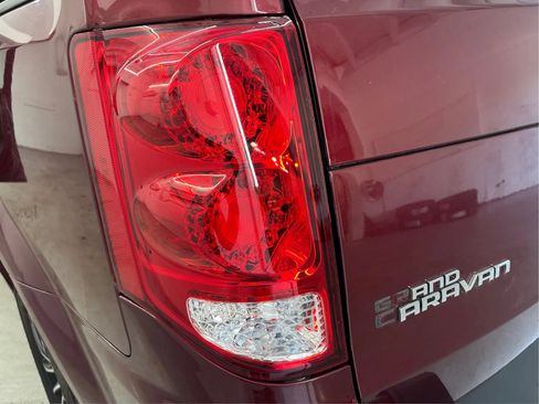 Used 2019 Dodge Grand Caravan GT FWD image 32