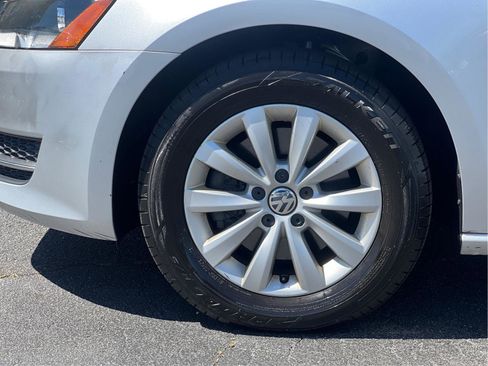 Used 2013 Volkswagen Passat Wolfsburg Edition image 23