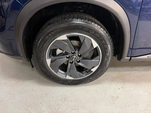 Certified 2025 Nissan Rogue SV AWD/4WD image 12