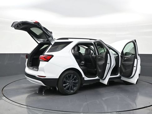 Used 2024 Chevrolet Equinox RS FWD image 27