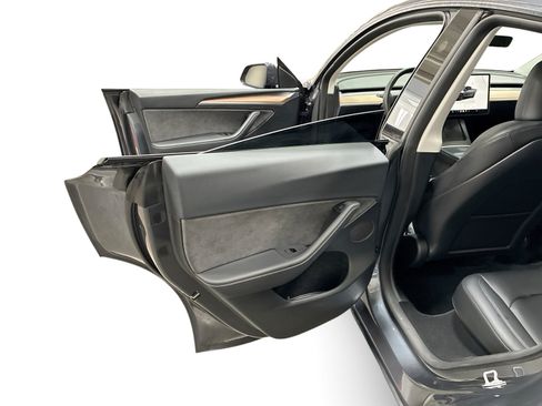 Certified 2023 Tesla Model Y Performance AWD/4WD image 10