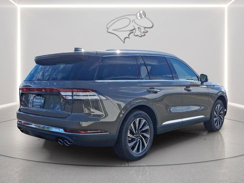 New 2025 Lincoln Aviator AWD w/ Equipment Group 101A image 3