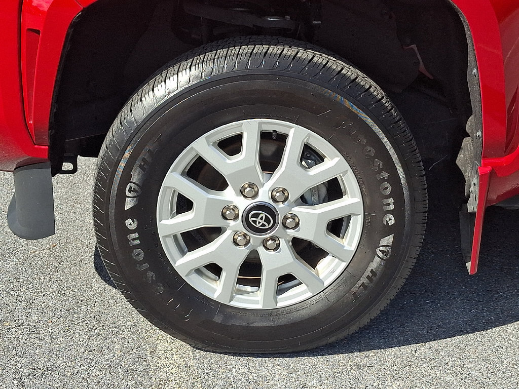 Certified 2025 Toyota Tacoma SR5 AWD/4WD image 8
