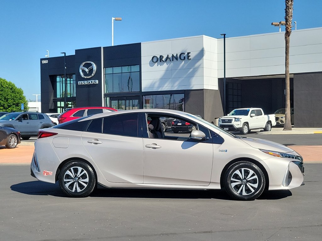 Used 2017 Toyota Prius Prime Plus w/ Preferred Accessory Package FWD image 35