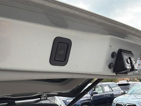 Used 2018 Toyota Highlander Limited Platinum image 43