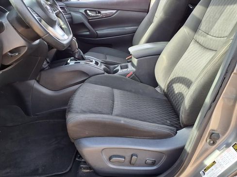 Used 2020 Nissan Rogue SV image 21