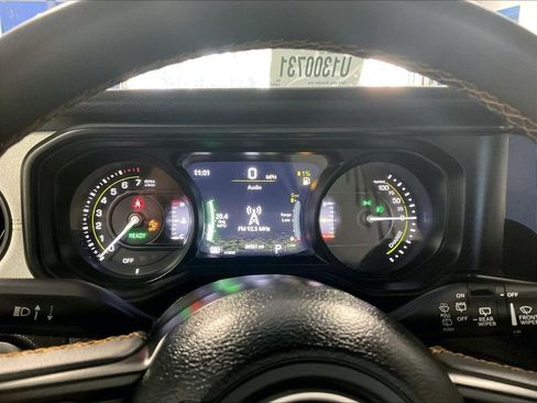 Used 2024 Jeep Wrangler Unlimited w/ Convenience Group AWD/4WD image 23