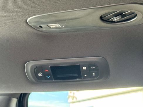 New 2026 Chrysler Pacifica Select image 10