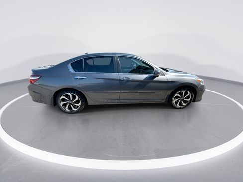 Used 2017 Honda Accord EX-L image 9