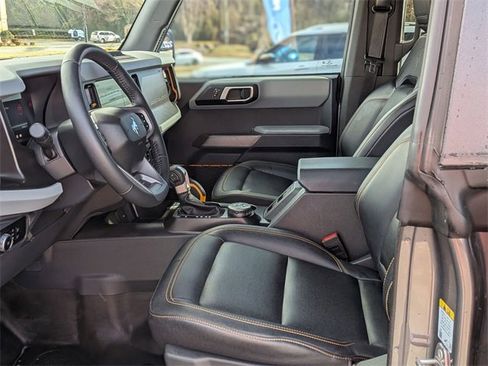 Used 2023 Ford Bronco Badlands image 14