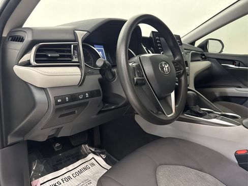 Used 2022 Toyota Camry LE FWD image 27