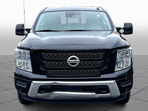 Used 2021 Nissan Titan SV w/ SV Convenience Package image 3