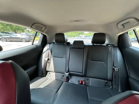 Used 2025 Toyota Prius Plug-In Hybrid FWD image 29