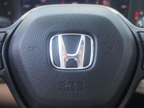 Used 2023 Honda Accord EX image 17