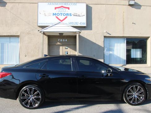 Used 2019 Toyota Avalon XLE w/ Moonroof Package FWD image 4