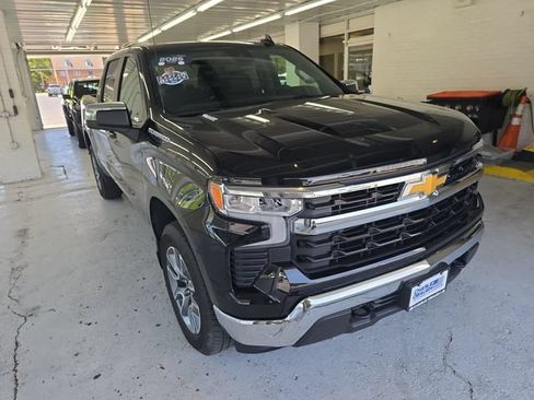 Certified 2025 Chevrolet Silverado 1500 LT AWD/4WD image 7