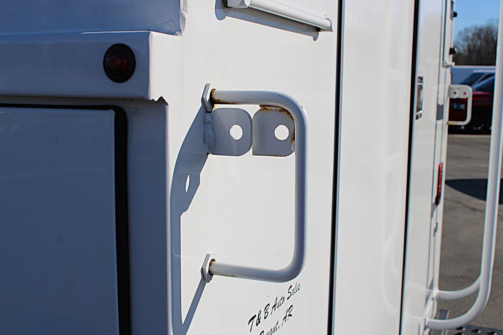 Used 2023 Chevrolet Express 3500 w/ Power Convenience Package RWD image 17