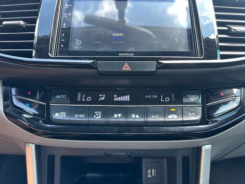 Used 2017 Honda Accord LX image 31