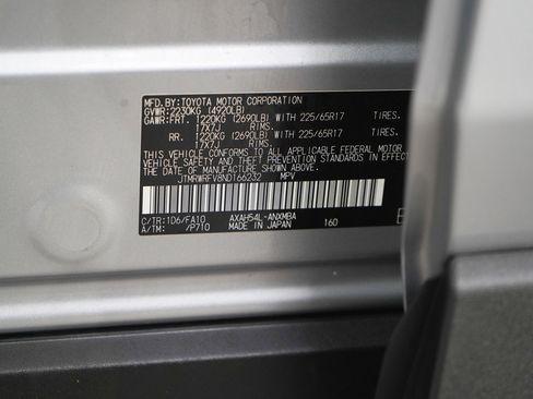 Used 2022 Toyota RAV4 XLE w/ XLE Grade Weather Package image 25