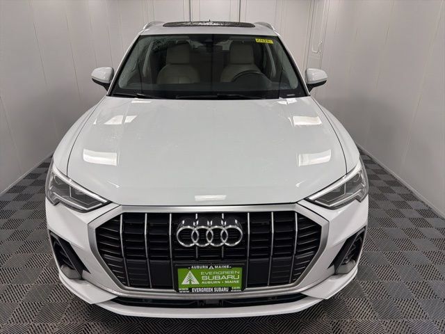 Used 2022 Audi Q3 2.0T Premium Plus w/ Premium Plus Package AWD/4WD image 2