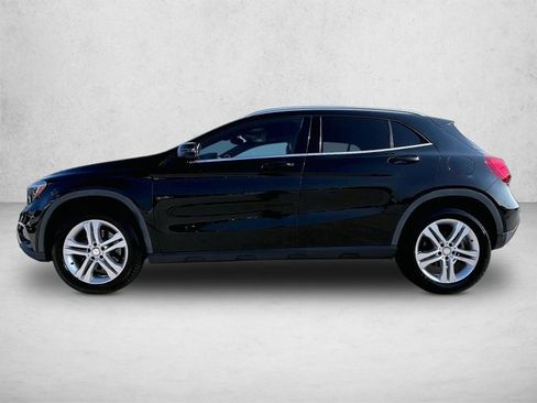 Used 2017 Mercedes-Benz GLA 250 image 6