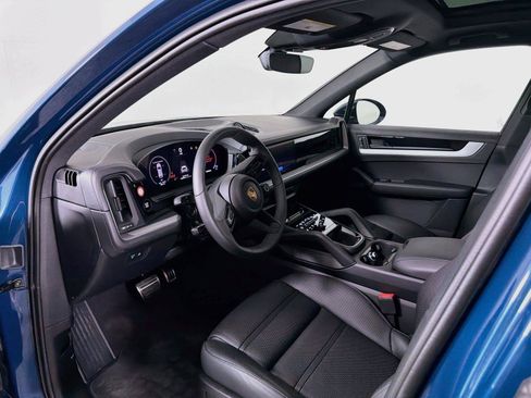 Certified 2026 Porsche Cayenne S AWD/4WD image 4