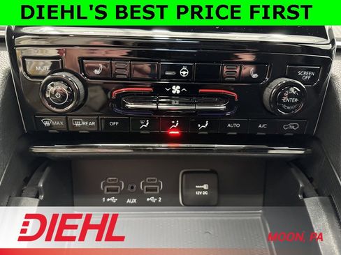 New 2025 Jeep Grand Cherokee Altitude w/ Trailer Tow Package image 29