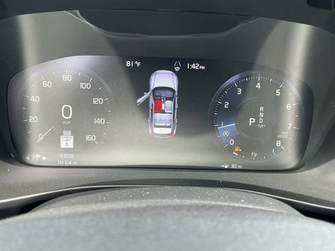 Used 2022 Volvo XC40 T5 R-Design w/ Advanced Package AWD/4WD image 14