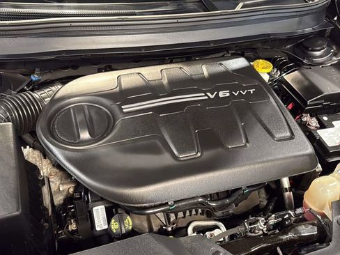 Used 2019 Jeep Cherokee Trailhawk AWD/4WD image 39